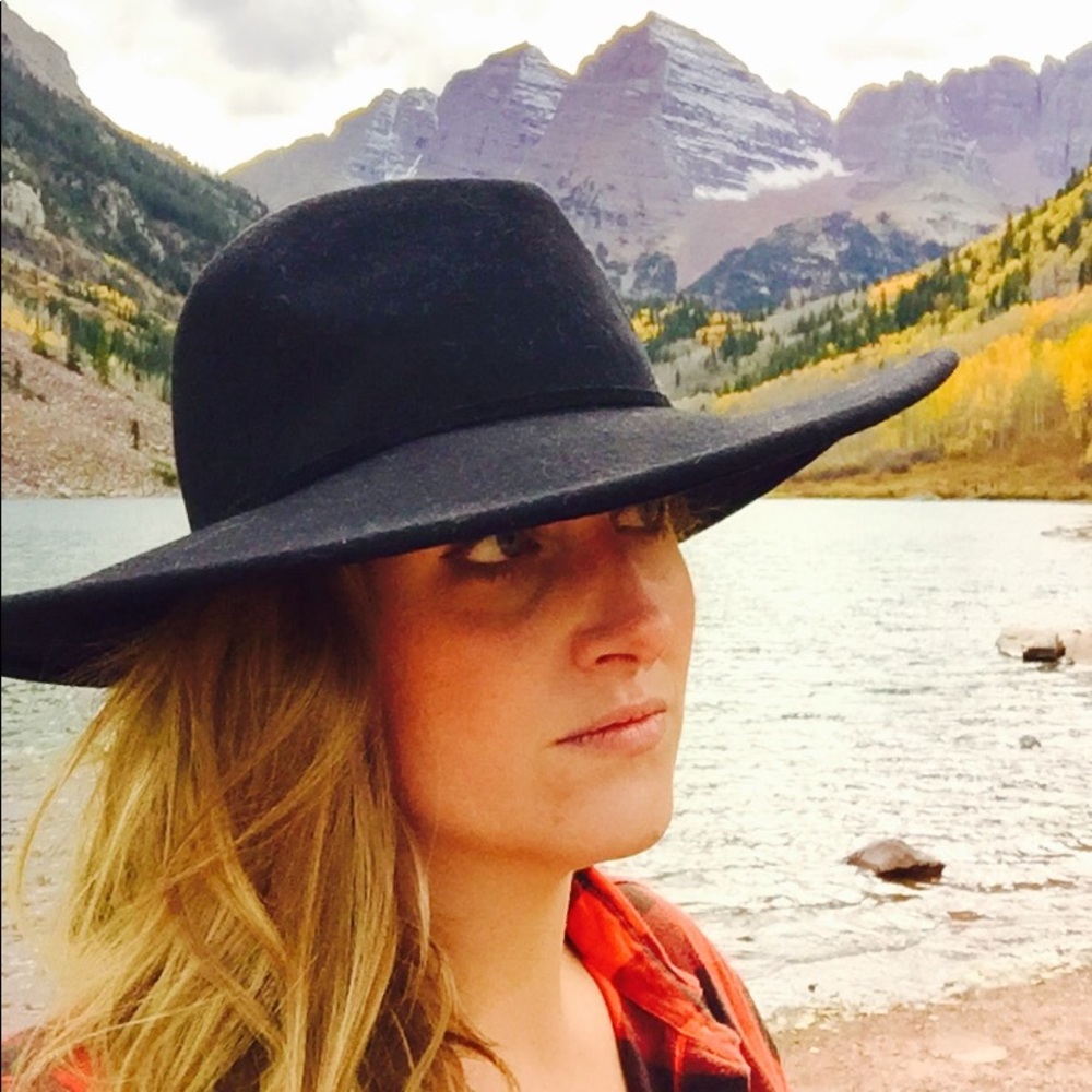 Meet your Posher, Christina